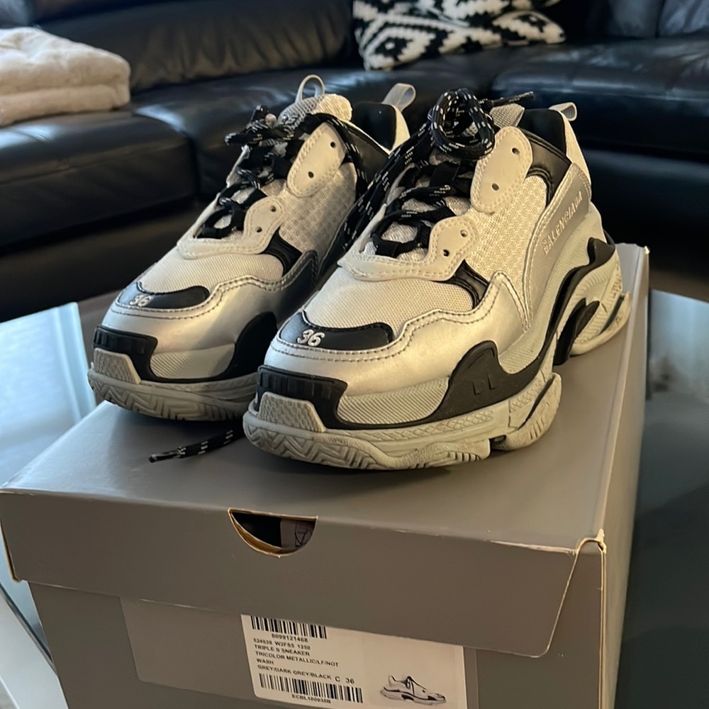 Balenciaga triple s